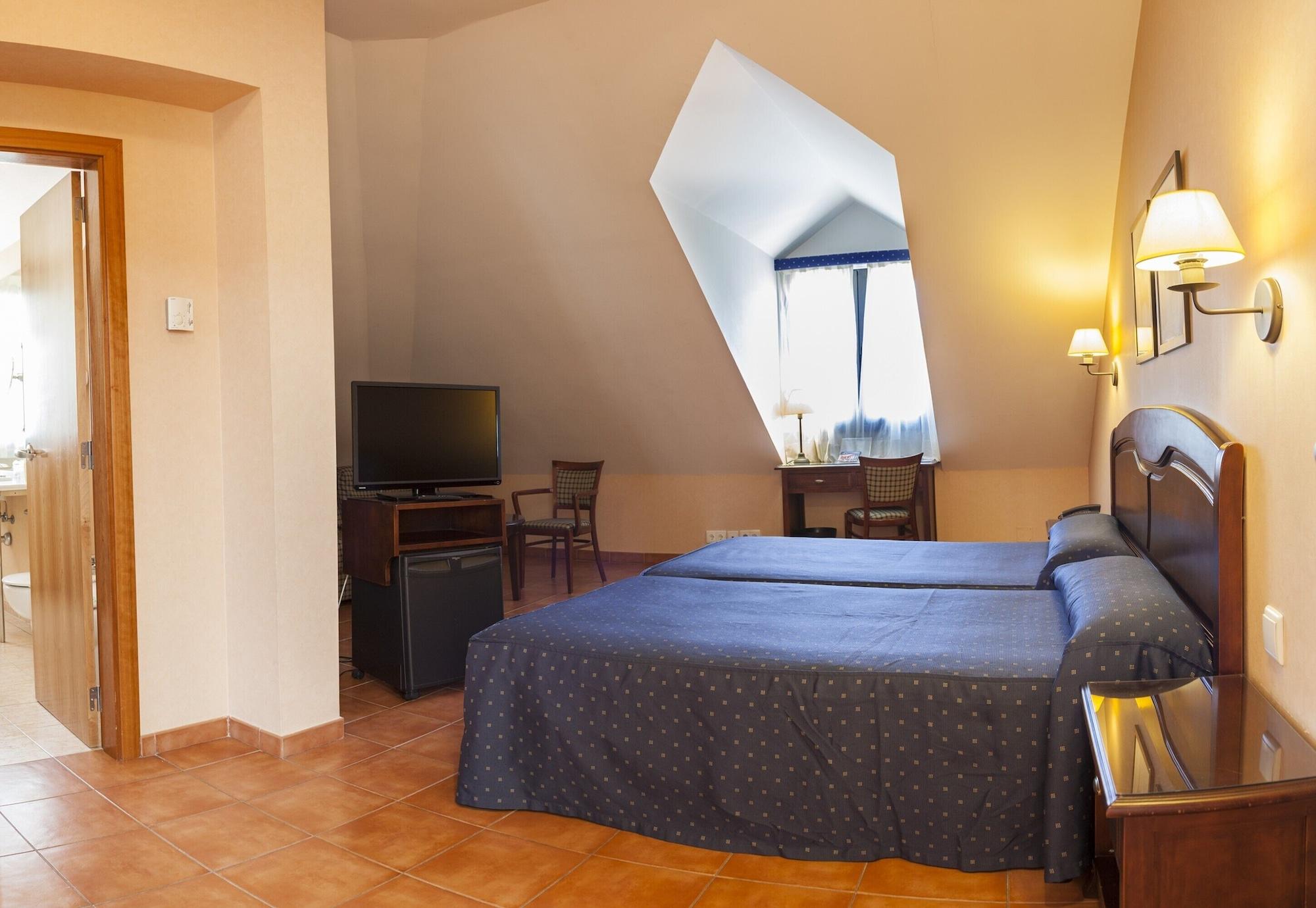 Hospedium Hotel Los Lanceros San Lorenzo de El Escorial Extérieur photo