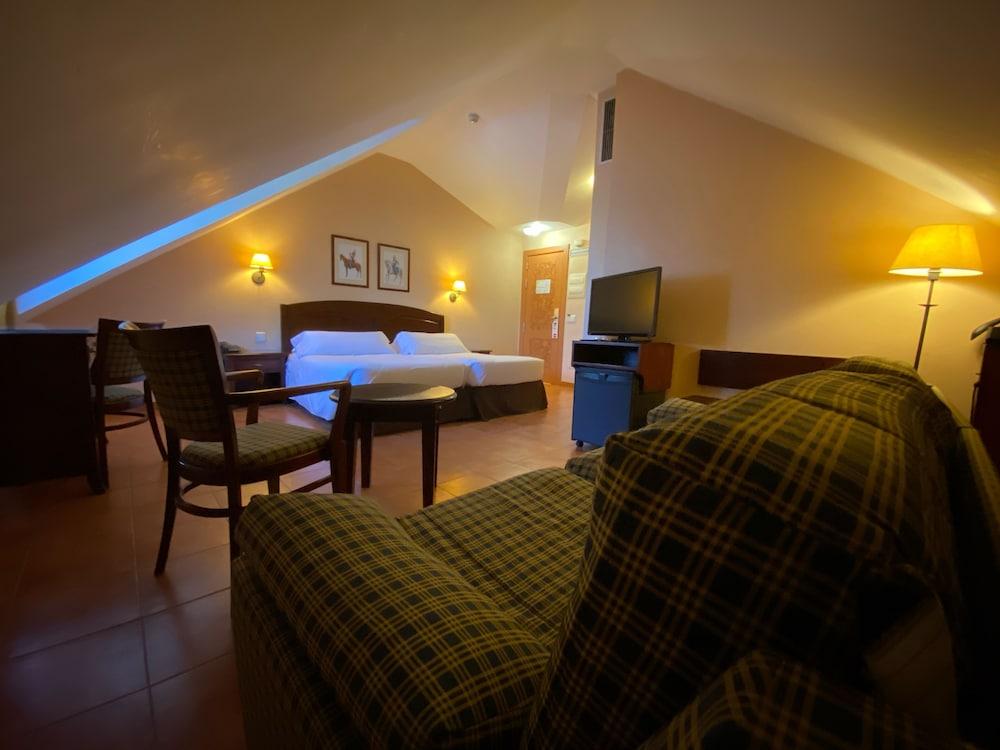 Hospedium Hotel Los Lanceros San Lorenzo de El Escorial Extérieur photo
